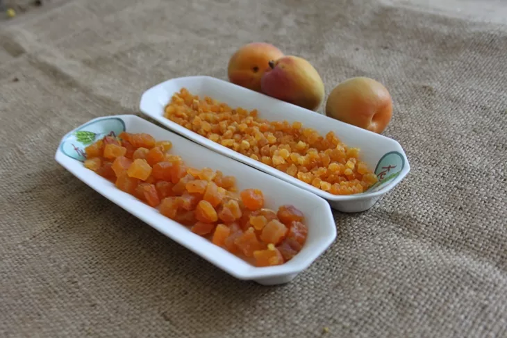 dried apricot is special production of Kurucum Food. dried apricot-4