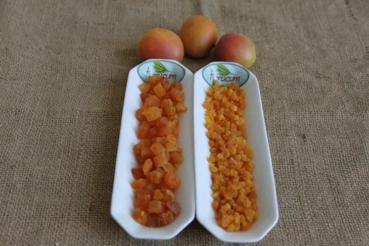 Wholesale dried apricot orders you can send e-mail to bilgi@kurucum.com. dried apricot-6