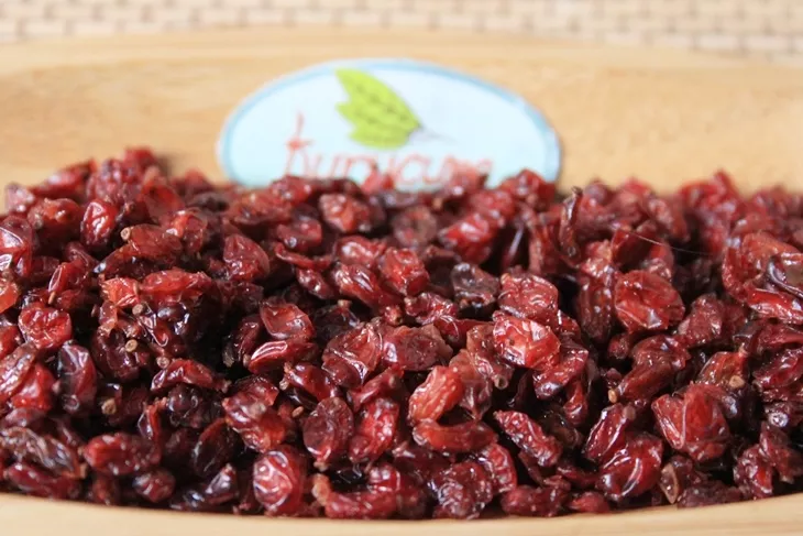 Dry zereshk is our main products and you can contact by whatsup 0090 541 499 09 29 dried zereshk-4